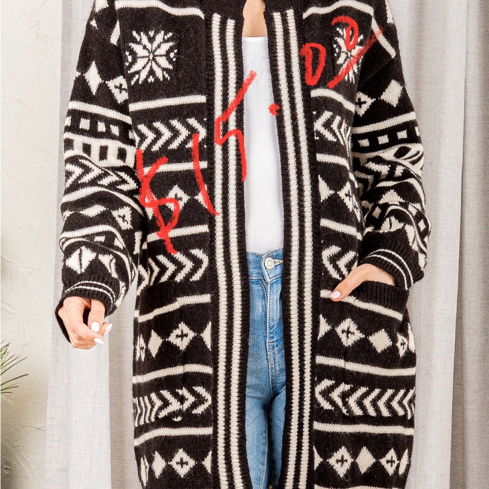 Chic Black and White Geometric Women's Sweater